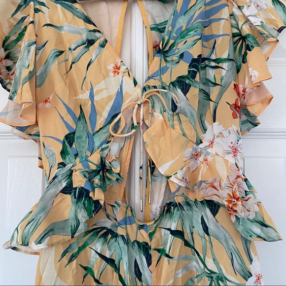 FINDERS KEEPERS Paradise Tropical Playsuit Romper - Picture 4 of 10